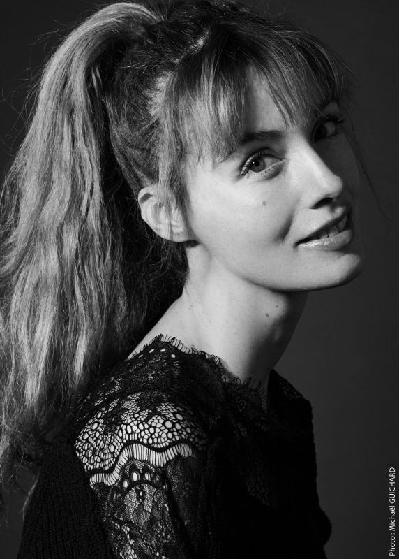 portrait de la comédienne Mathilde Mosnier par le photographe Michaël Guichard